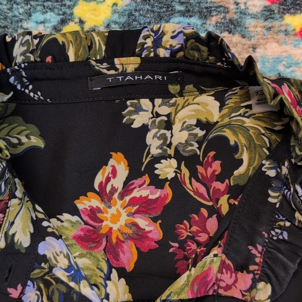 Tahari floral long sleeve blouse black multicolor XS NWOT - Picture 2 of 5